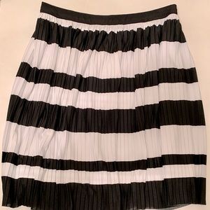 H&M pleated skirt- size M